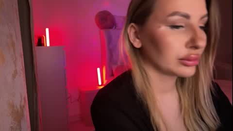 Snapshot of lexyrose_x chatting on March 27, 3:34 pm LexyRose X online show from March 27, 3:34 pm
