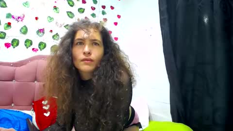 Snapshot of leyla_horny_bg chatting on December 27, 3:20 am leyla_horny_bg online show from December 27, 3:20 am