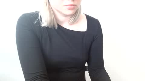 Leyla online show from March 15, 8:09 am