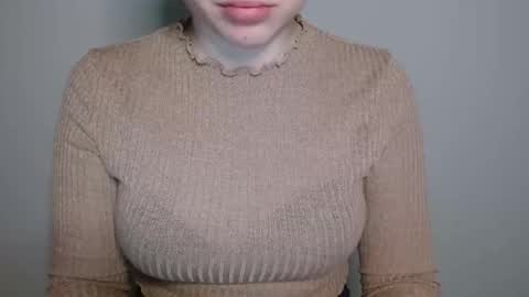 Snapshot of leyla_le chatting on April 13, 3:39 pm Leyla online show from April 13, 3:39 pm