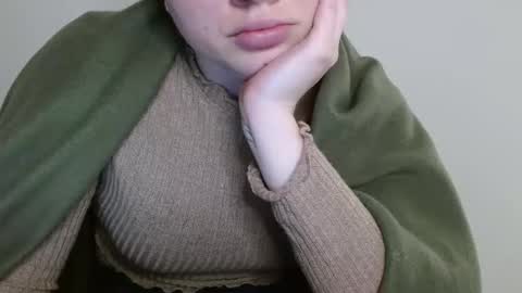 Snapshot of leyla_le chatting on April 14, 4:40 am Leyla online show from April 14, 4:40 am