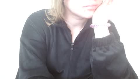 Snapshot of leyla_le chatting on April 28, 5:45 am Leyla online show from April 28, 5:45 am