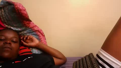 Snapshot of leylacuty13 chatting on April 1, 8:26 am leylacuty13 online show from April 1, 8:26 am