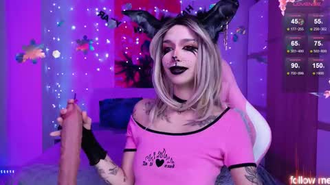 LEA online show from December 22, 2:36 pm