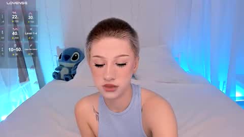 Snapshot of lezy_liza chatting on October 11, 4:22 am Lisa online show from October 11, 4:22 am