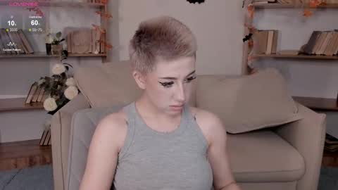 Snapshot of lezy_liza chatting on October 18, 2:14 am Lisa online show from October 18, 2:14 am