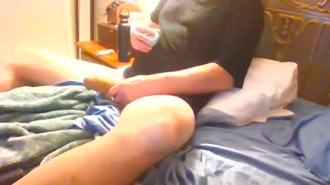 Snapshot of lgck12in chatting on February 15, 6:43 am C2bme online show from February 15, 6:43 am