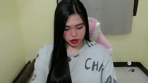 Snapshot of lhara_cumming chatting on March 3, 11:03 pm LHARA online show from March 3, 11:03 pm