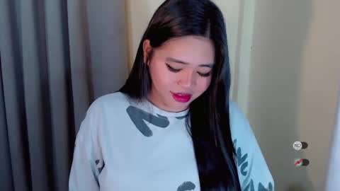 Snapshot of lhara_cumming chatting on October 23, 11:46 pm LHARA online show from October 23, 11:46 pm