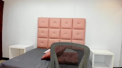 Snapshot of lhiamfitt chatting on December 3, 7:11 pm lhiamfitt online show from December 3, 7:11 pm