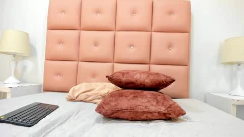 Snapshot of lhiamfitt chatting on January 4, 4:22 pm lhiamfitt online show from January 4, 4:22 pm