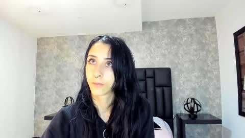 Snapshot of lhiamfitt chatting on January 7, 12:41 pm lhiamfitt online show from January 7, 12:41 pm