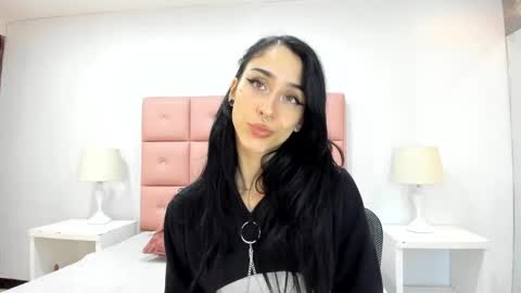 Snapshot of lhiamfitt chatting on January 25, 11:34 am lhiamfitt online show from January 25, 11:34 am