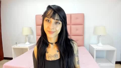 Snapshot of lhiamfitt chatting on February 4, 8:56 am lhiamfitt online show from February 4, 8:56 am