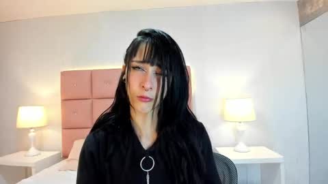 Snapshot of lhiamfitt chatting on March 5, 3:51 am lhiamfitt online show from March 5, 3:51 am