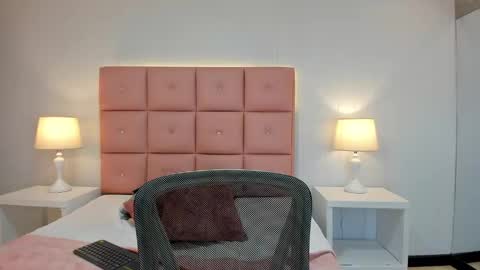 Snapshot of lhiamfitt chatting on March 12, 9:12 am lhiamfitt online show from March 12, 9:12 am