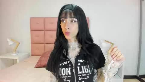 Snapshot of lhiamfitt chatting on October 26, 2:50 am lhiamfitt online show from October 26, 2:50 am