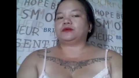 Snapshot of lhiannash33 chatting on April 7, 12:38 pm lhiannash33 online show from April 7, 12:38 pm