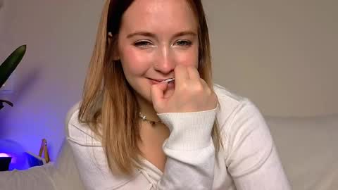 Snapshot of li_ni_ chatting on January 27, 6:09 am li_ni_ online show from January 27, 6:09 am