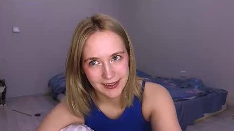 Snapshot of li_ni_ chatting on September 16, 10:27 am li_ni_ online show from September 16, 10:27 am