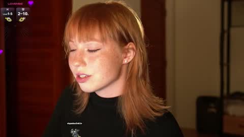 Snapshot of li_on_line chatting on February 9, 2:21 pm Li online show from February 9, 2:21 pm