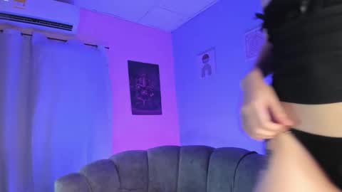 Snapshot of lia_7_ chatting on October 28, 2:04 am Lia 3 online show from October 28, 2:04 am