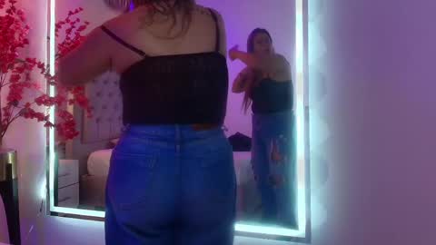 Lia  online show from May 1, 3:55 am