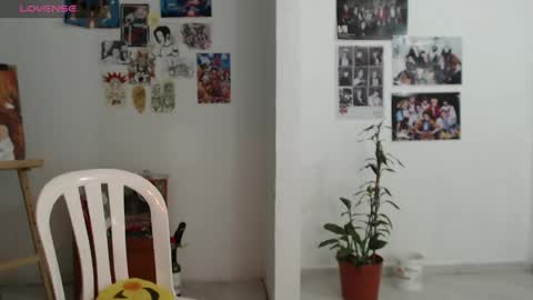 Snapshot of lia_carter_ chatting on May 1, 11:42 pm Lia online show from May 1, 11:42 pm