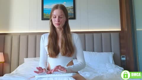 Lia  online show from March 29, 8:25 am