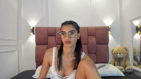 Snapshot of lia_girl2 chatting on January 11, 5:20 am Lia online show from January 11, 5:20 am