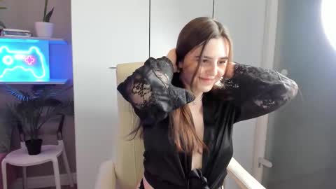 Snapshot of lia_lil chatting on September 16, 8:54 pm Lia online show from September 16, 8:54 pm
