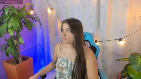lia_little18 online show from May 17, 9:11 pm