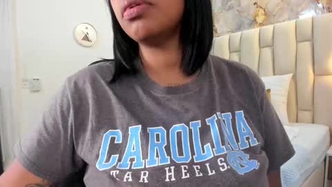 lia_mariana online show from February 18, 5:09 pm