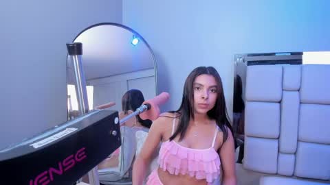 lia_owenss online show from May 17, 6:59 pm