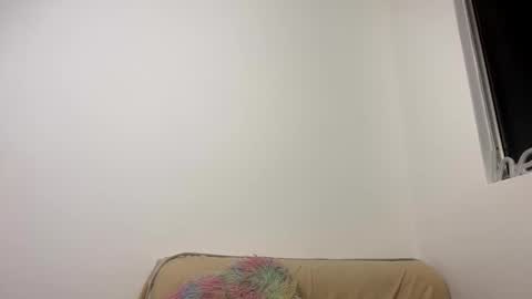 Little Queen Lia  online show from May 13, 1:14 am