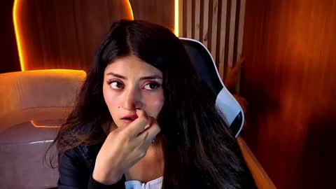 Online 1400 - 2100 online show from April 2, 2:42 am