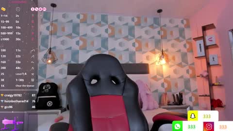 Snapshot of lia_roux1 chatting on March 10, 8:59 am Camila online show from March 10, 8:59 am