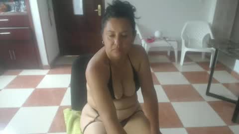 Snapshot of lia_taylor10 chatting on June 22, 8:39 pm Lia online show from June 22, 8:39 pm