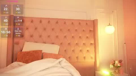 Snapshot of lia_velez_ chatting on June 18, 11:58 am LIA online show from June 18, 11:58 am
