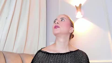 liz walton online show from February 25, 12:04 pm