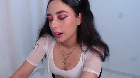 Snapshot of liaa_cute_ chatting on May 18, 3:24 am lia online show from May 18, 3:24 am