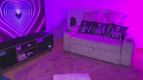 Liaa  online show from January 18, 8:19 pm