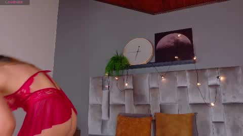 L I A   online show from July 6, 1:02 am