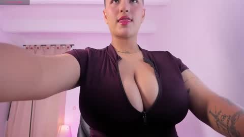 liaa moretzz online show from May 13, 3:04 am