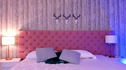 liaa turner  online show from February 3, 9:31 pm