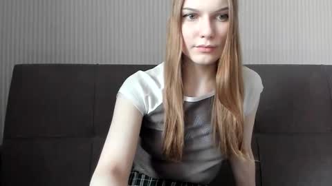 Julia  online show from April 30, 1:06 pm