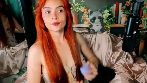 Snapshot of liah111 chatting on February 5, 12:20 am Liah online show from February 5, 12:20 am