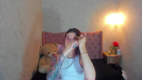 Snapshot of liaharrys chatting on February 16, 1:14 am Lia online show from February 16, 1:14 am