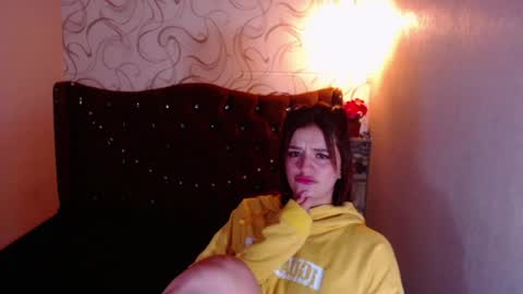 Snapshot of liaharrys chatting on February 26, 12:05 am Lia online show from February 26, 12:05 am