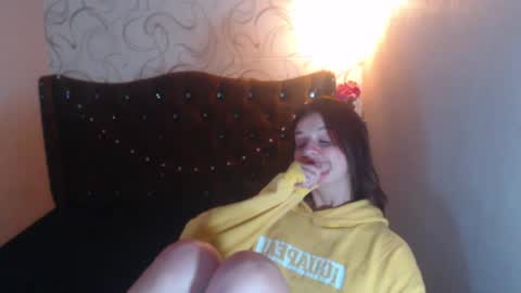 Snapshot of liaharrys chatting on March 5, 6:44 am Lia online show from March 5, 6:44 am